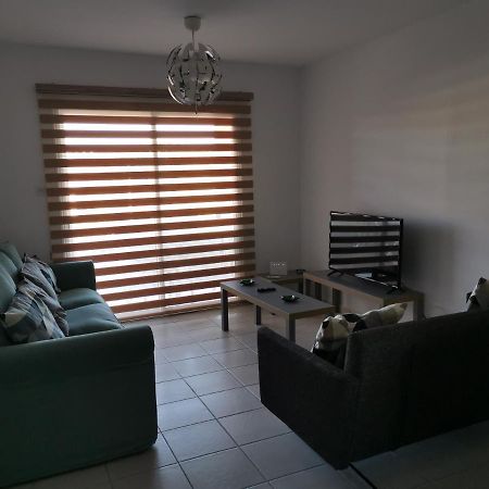 Iris Village, Near Kings Avenue Mall - By Imh Travel & Tours Paphos ภายนอก รูปภาพ