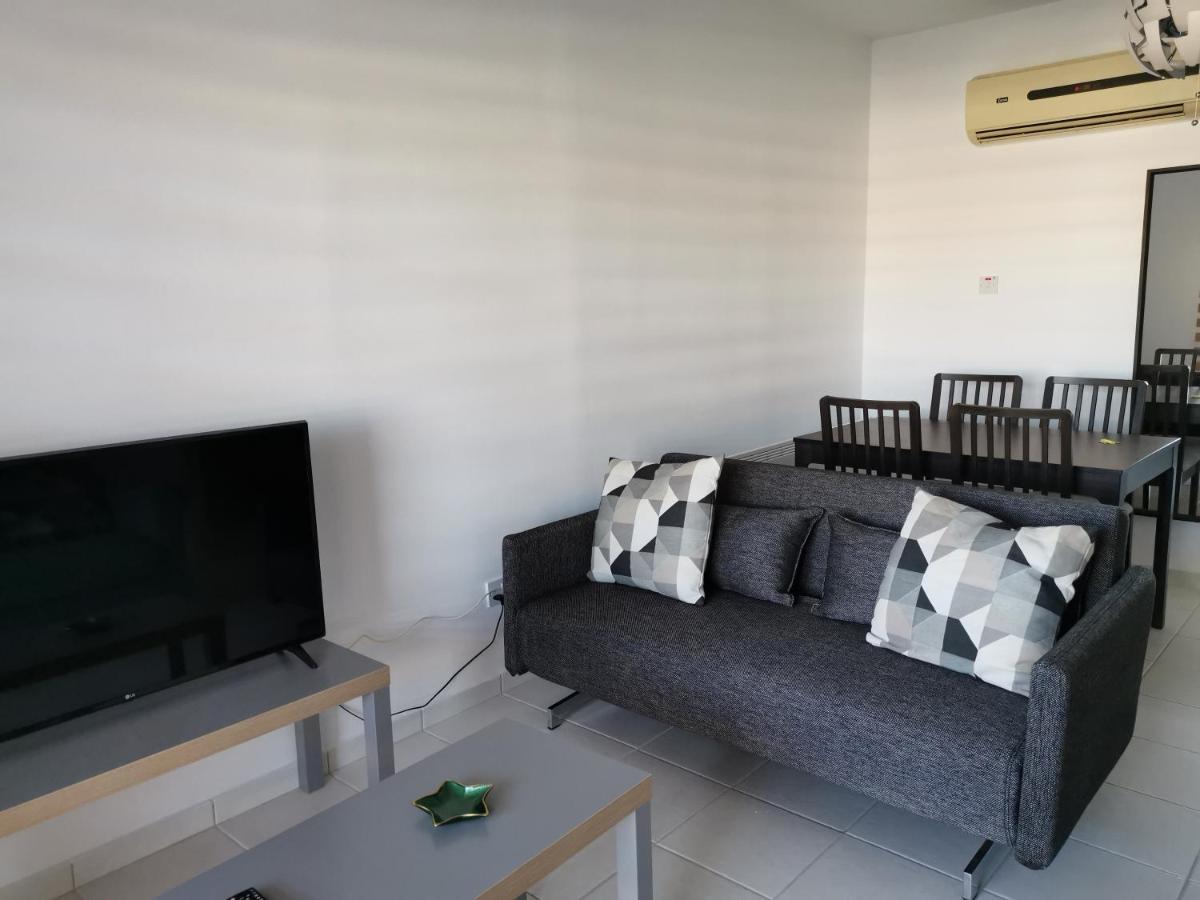 Iris Village, Near Kings Avenue Mall - By Imh Travel & Tours Paphos ภายนอก รูปภาพ
