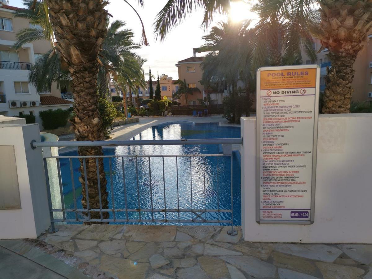 Iris Village, Near Kings Avenue Mall - By Imh Travel & Tours Paphos ภายนอก รูปภาพ