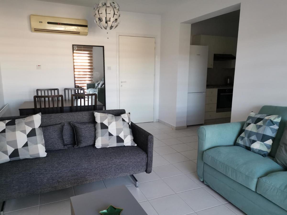 Iris Village, Near Kings Avenue Mall - By Imh Travel & Tours Paphos ภายนอก รูปภาพ