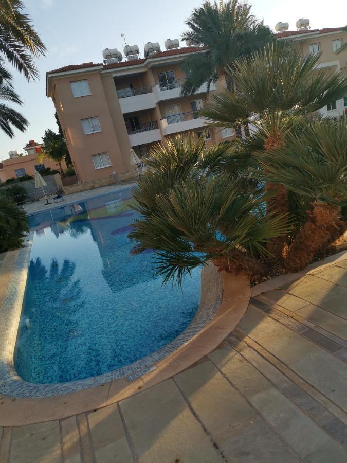 Iris Village, Near Kings Avenue Mall - By Imh Travel & Tours Paphos ภายนอก รูปภาพ