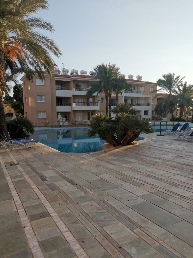 Iris Village, Near Kings Avenue Mall - By Imh Travel & Tours Paphos ภายนอก รูปภาพ