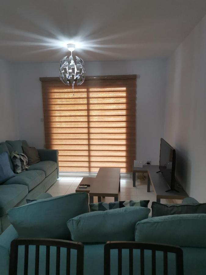 Iris Village, Near Kings Avenue Mall - By Imh Travel & Tours Paphos ภายนอก รูปภาพ