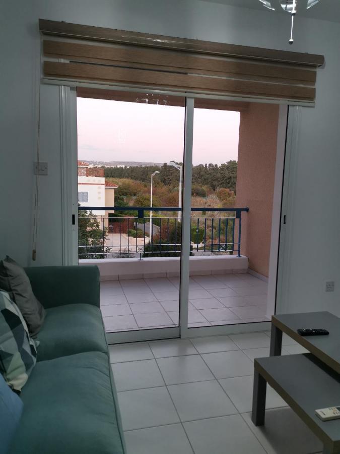 Iris Village, Near Kings Avenue Mall - By Imh Travel & Tours Paphos ภายนอก รูปภาพ