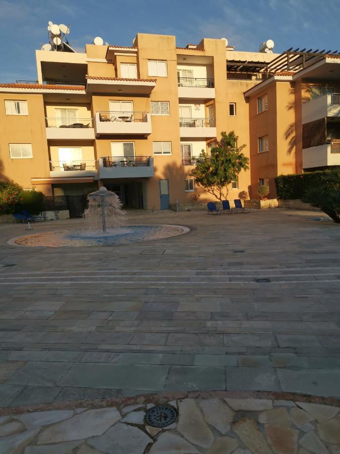 Iris Village, Near Kings Avenue Mall - By Imh Travel & Tours Paphos ภายนอก รูปภาพ