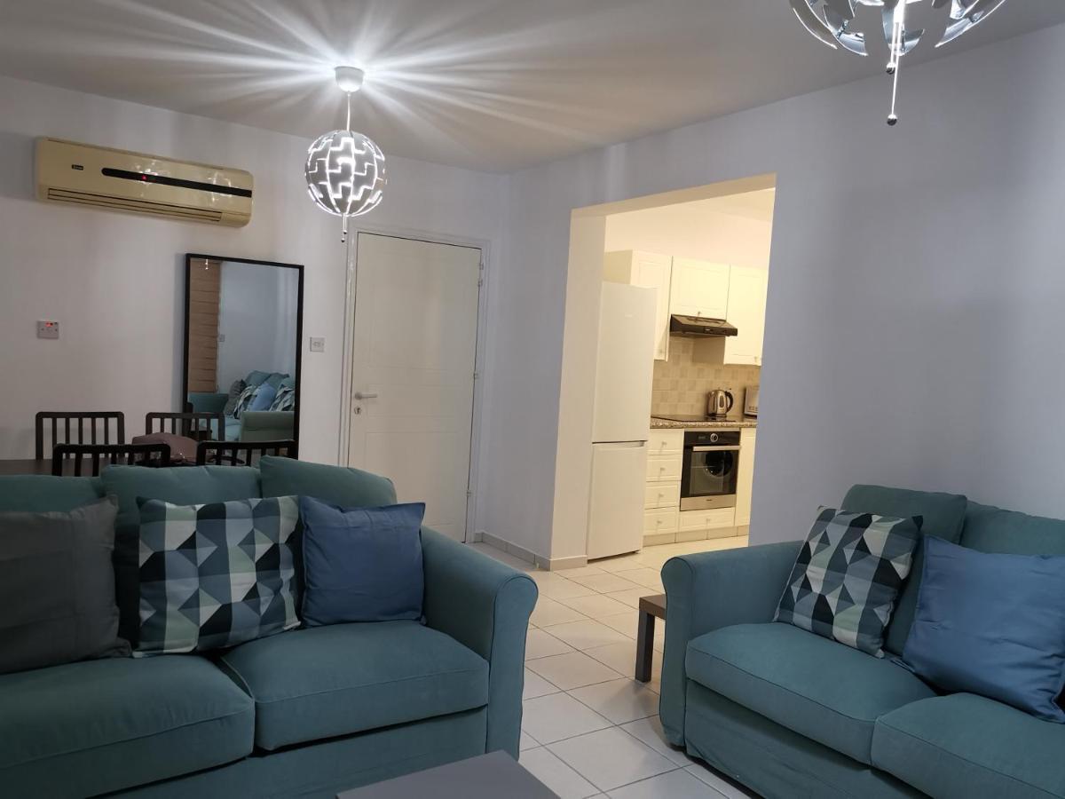 Iris Village, Near Kings Avenue Mall - By Imh Travel & Tours Paphos ภายนอก รูปภาพ