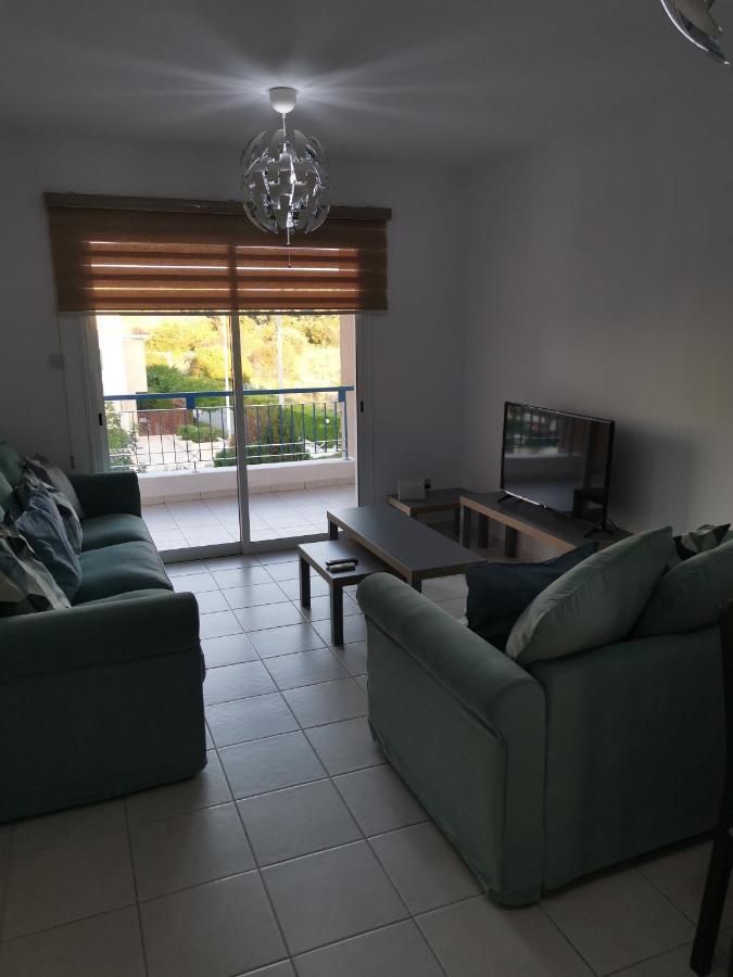 Iris Village, Near Kings Avenue Mall - By Imh Travel & Tours Paphos ภายนอก รูปภาพ