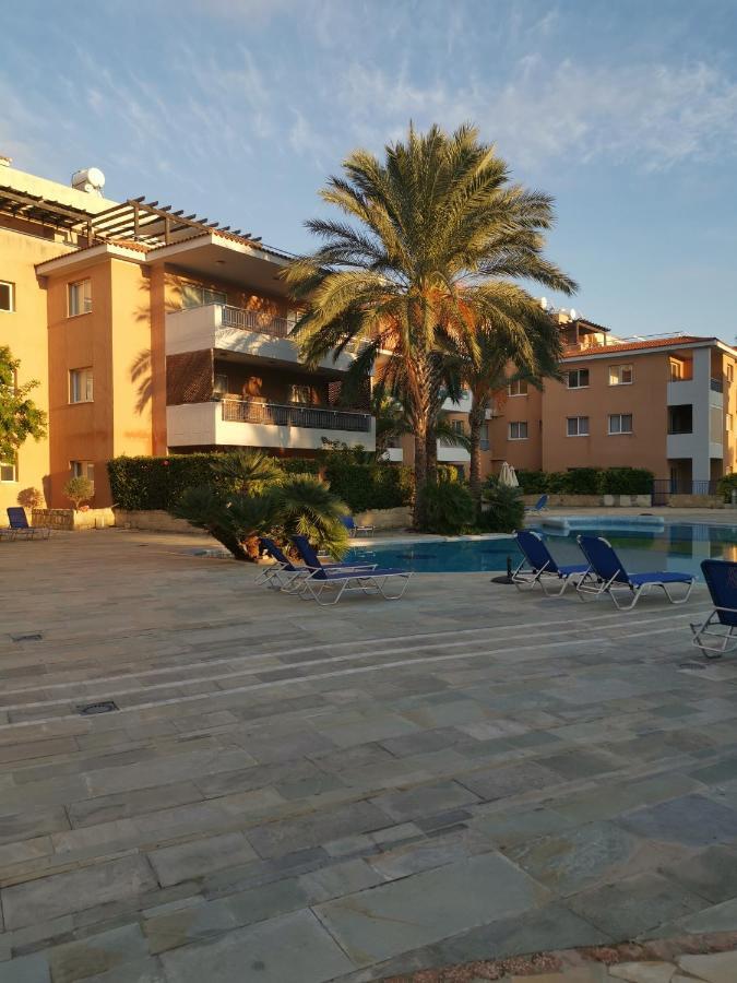 Iris Village, Near Kings Avenue Mall - By Imh Travel & Tours Paphos ภายนอก รูปภาพ