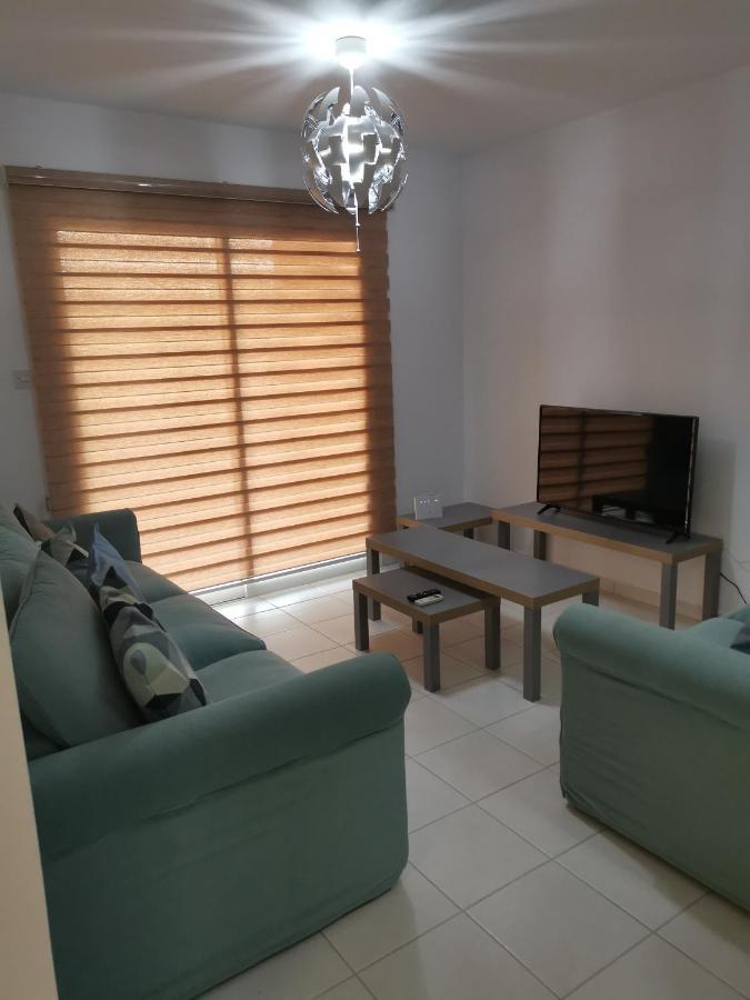 Iris Village, Near Kings Avenue Mall - By Imh Travel & Tours Paphos ภายนอก รูปภาพ