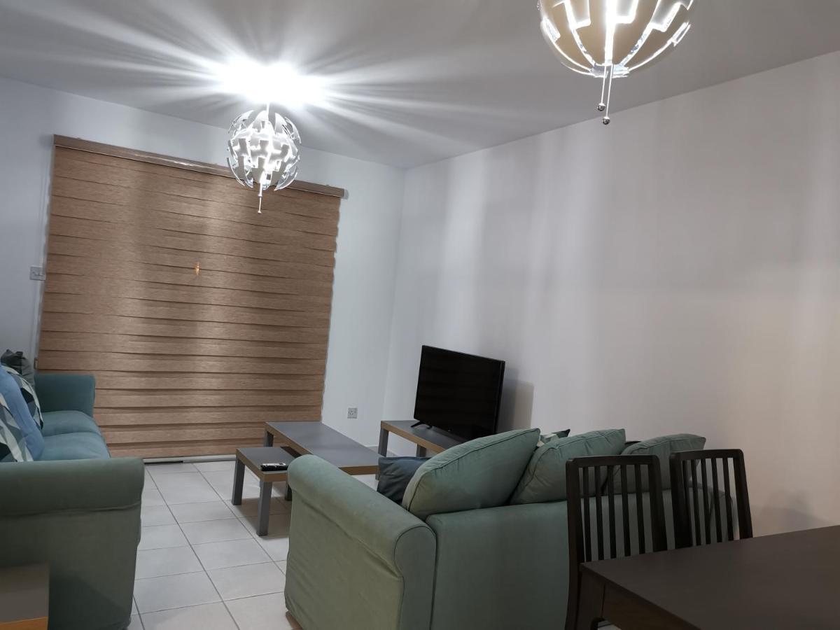 Iris Village, Near Kings Avenue Mall - By Imh Travel & Tours Paphos ภายนอก รูปภาพ